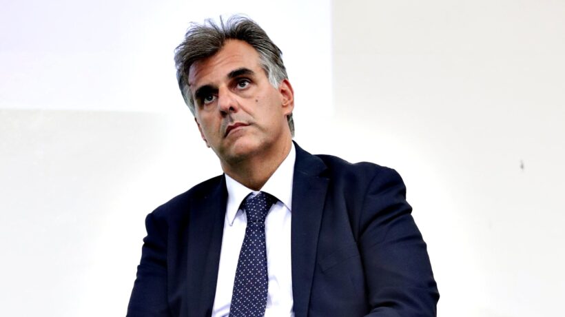 Il capo dei rettori vuole restare in sella ma sbatte la testa fra Anac e ministero