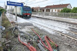 Indagati i due superstiti di Brandizzo. La Procura: «Una tragedia evitabile»