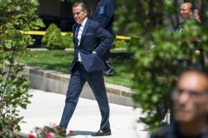 Biden conosceva bene i traffici del figlio. Lo provano mille mail