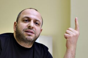 Stavolta Kiev silura il ministro-falco. Promosso l’uomo del dialogo coi russi