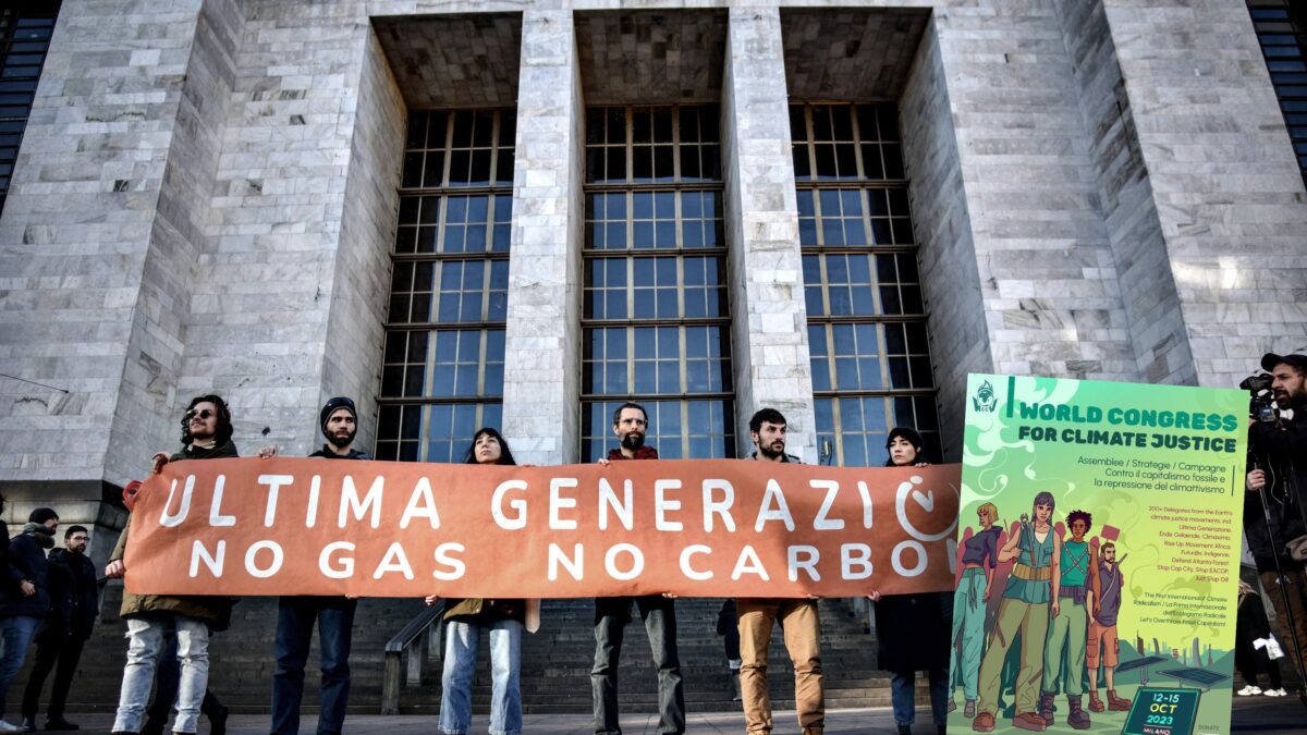 Brigate verdi, sbarco a Milano. E arrivano gli insulti al Papa