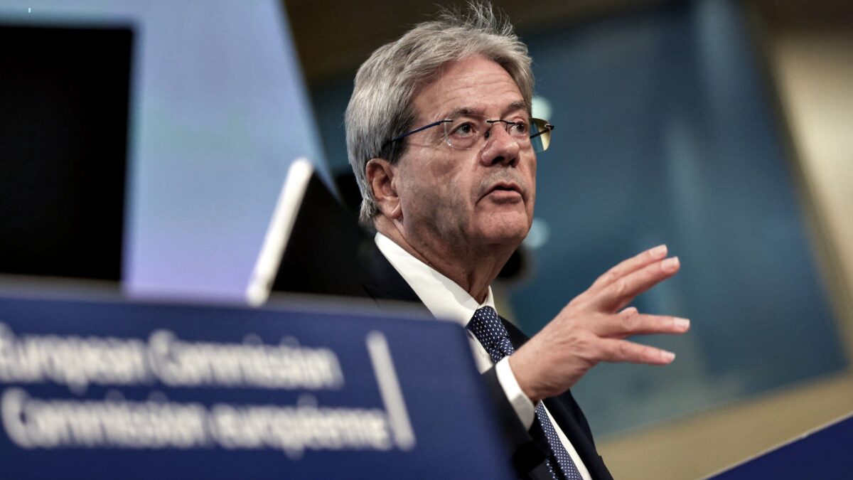 L’Ue vede nero e affila le armi contro Roma