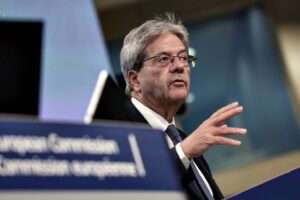 L’Ue vede nero e affila le armi contro Roma