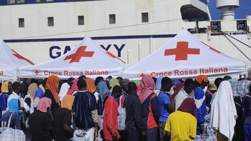 Lampedusa collassa, Bruxelles offre spiccioli