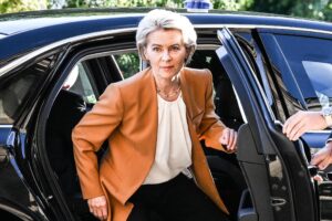 Oggi Ursula sbarca a Lampedusa. La Germania riattiva l’accoglienza