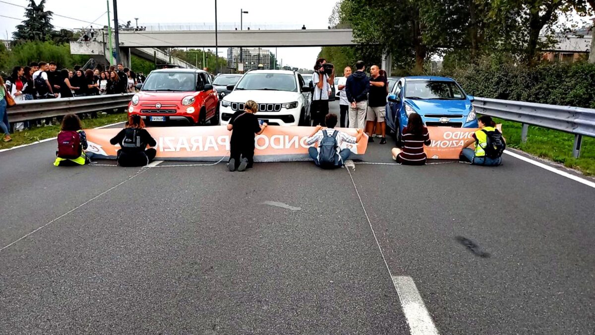 Ora gli ecoteppisti bloccano anche le ambulanze: «Vi avevamo avvertito…»