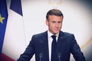Parigi molla il Niger: altri barconi per noi