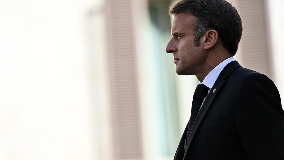 Macron vuol condonare i clandestini