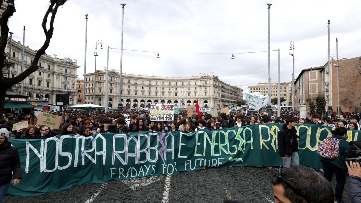 Pure i docenti incitano gli alunni a marinare la scuola «per il clima»