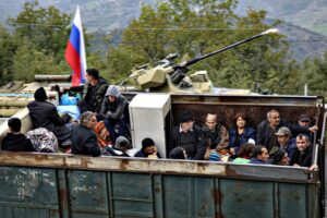 L’Ue che ci rifila i clandestini ignora i disperati armeni in fuga da una vera guerra