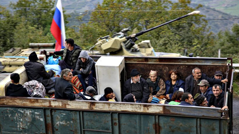 L’Ue che ci rifila i clandestini ignora i disperati armeni in fuga da una vera guerra
