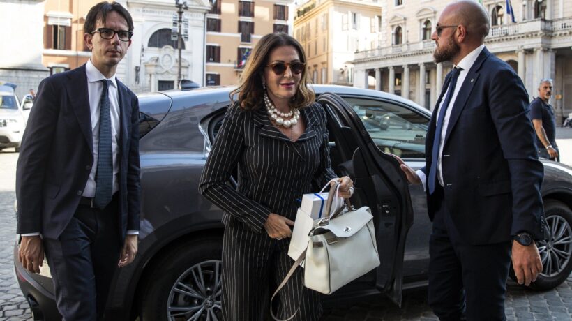 Caso Santanchè, avvocato indagato: «Carte chieste a nome del ministro»
