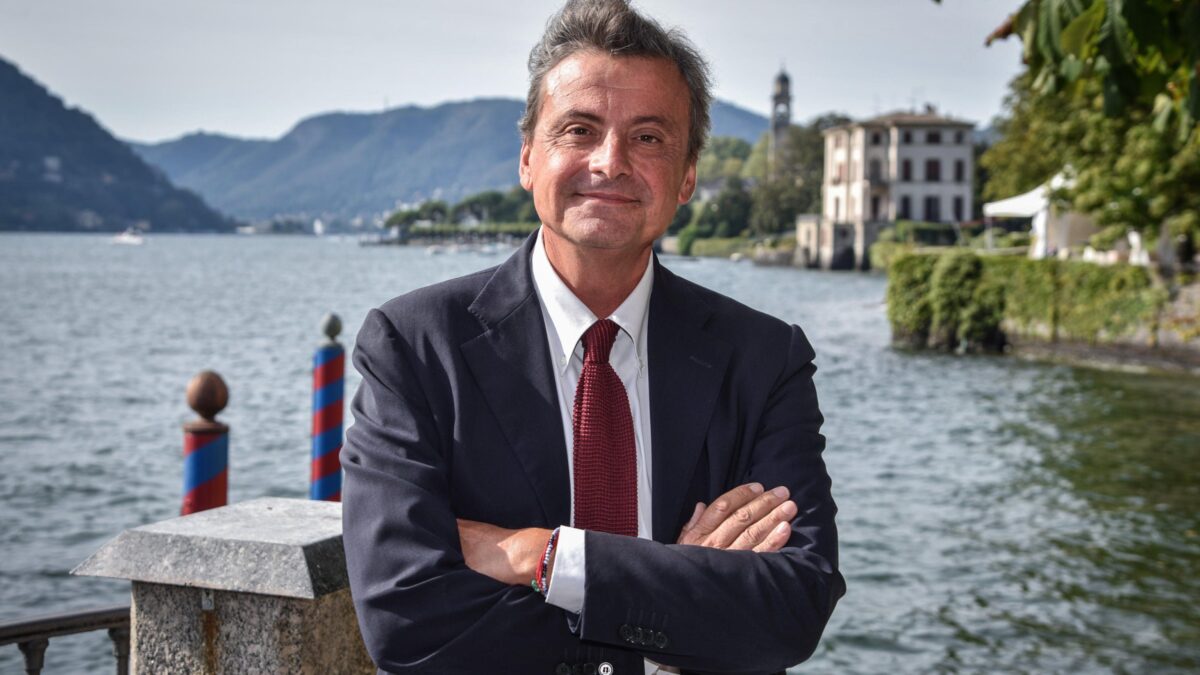 Carlo Calenda: «Il centro di Renzi è un fritto misto: mai più con lui»