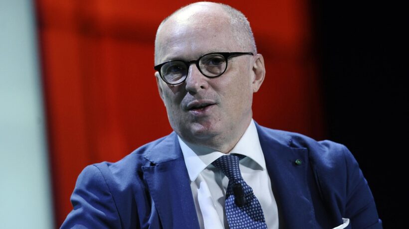 Ricciardi riesuma i «malati sani»: «Senza isolamento avremo in giro troppi asintomatici»