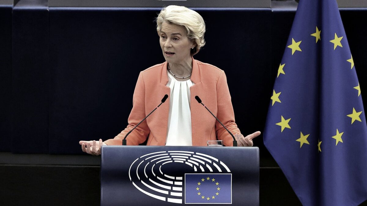 L’Ue promette aiuti ma ci lascia soli. Meloni invita Ursula sull’isola assediata