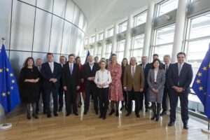 Centralizzare altri poteri a Bruxelles umilia voto popolare e democrazia