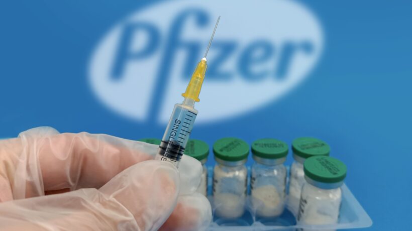 Pfizer nelle scuole italiane a indottrinare gli studenti
