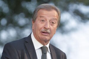 «Gestione clientelare del Comune: il Viminale rimuova il sindaco hot»