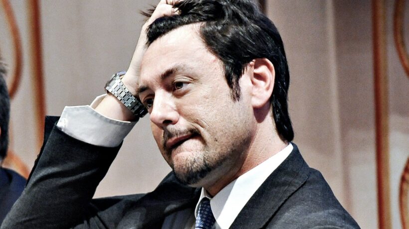 Giambruno rimane a Mediaset ma deve dire addio alla conduzione