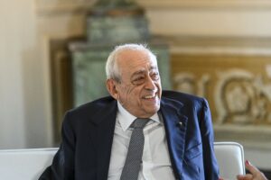 Poste diventa socio in Mediobanca e abbassa il quorum di maggioranza