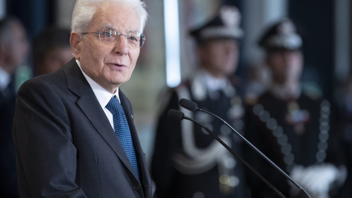 Mattarella salva il medico eroe ma tace sui «dannati» del Covid