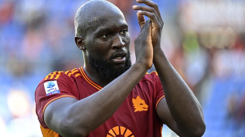 Fischi interisti alla faccia dei divieti. Ma il primo a ridersela è Lukaku