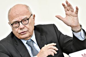 Peggio di Galli c’è solo chi adesso lo tradisce