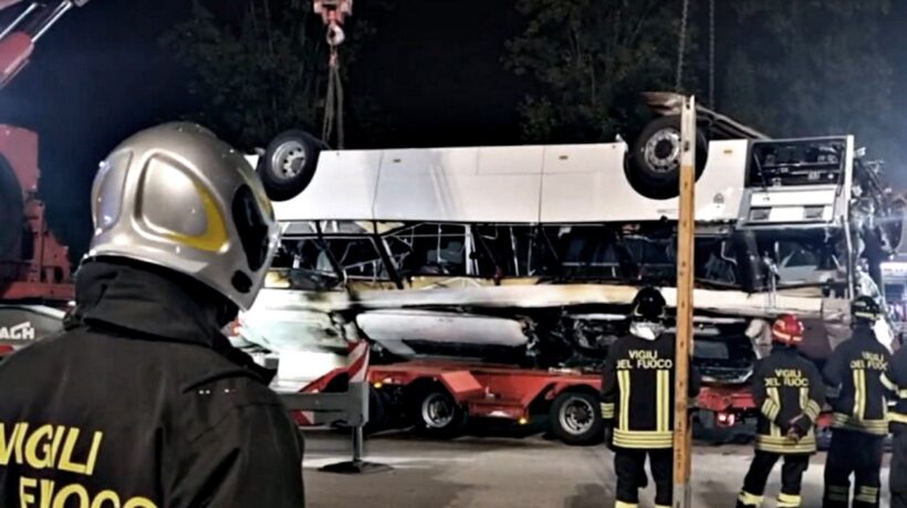 Strage bus, malore o manovra errata. Sigilli a guardrail e motore elettrico