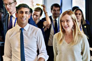 Asse con Londra contro i trafficanti. E pure Macron giura d’impegnarsi