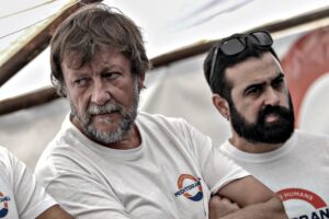 I vescovi hanno sorpassato a sinistra le Ong