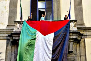 Studenti (e non solo) esultano, Valditara: «Serve la prigione»