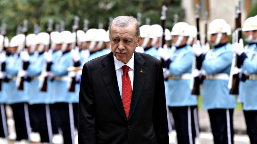 Erdogan punge gli alleati americani. «Perché hanno inviato portaerei?»