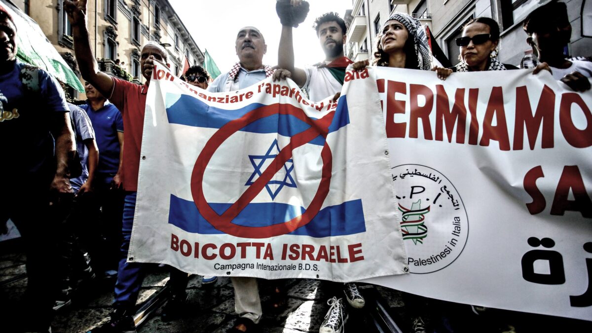 Piazze piene di amici dei terroristi