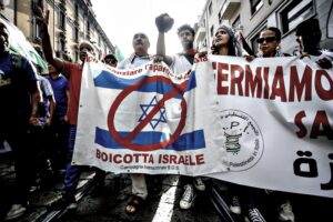 Piazze piene di amici dei terroristi