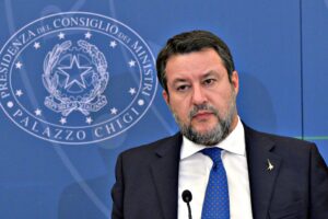 Salvini ottiene il ponte sullo Stretto