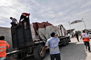 Apre Rafah: per 12 minuti e vicino alle bombe