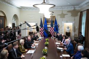 Serve una nuova classe politica Ue o con Washington si rischia lo stallo