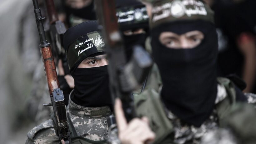 Non si può stare col popolo palestinese senza odiare terroristi e fanatici