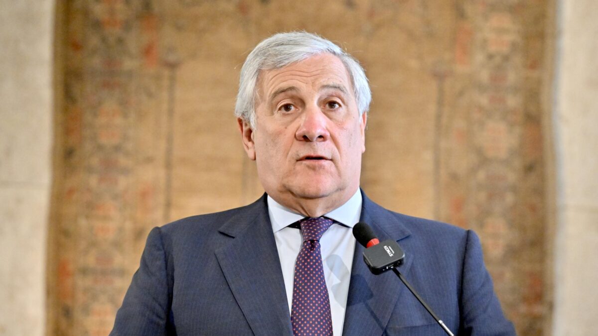 Ostaggi, gli italiani dispersi sono tre. Papa: «Liberate tutti»