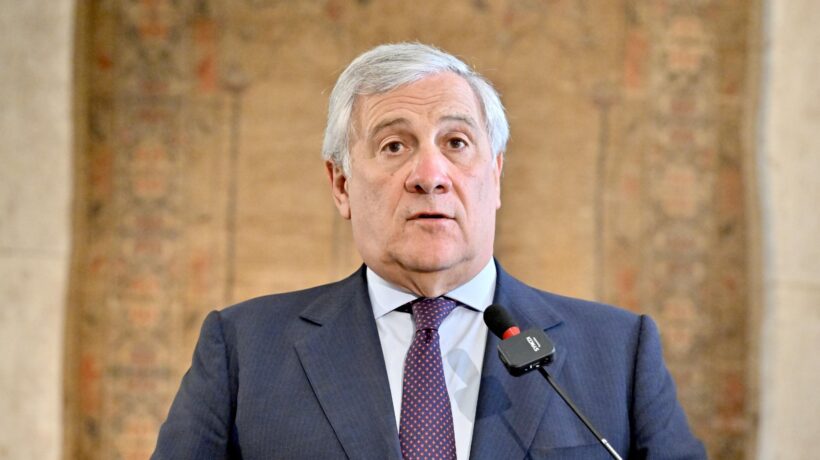 Ostaggi, gli italiani dispersi sono tre. Papa: «Liberate tutti»