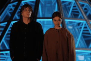 «Eppure cadiamo felici»: l’adolescenza e i suoi turbamenti nella serie Rai