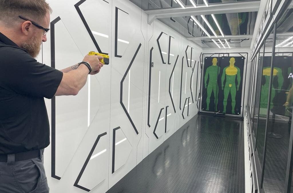 Aumentano i crimini di strada. Guida alle trappole web per Taser e storditori
