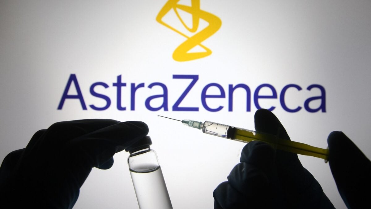 Maxi causa in Uk contro Astrazeneca: «Vaccino inefficace e non sicuro»