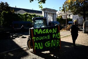 Agricoltori europei. Picchetti e proteste in almeno dieci Paesi