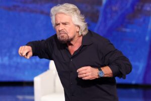 La Bongiorno guida l’assalto a Grillo. Ma il conflitto d’interessi è pure suo