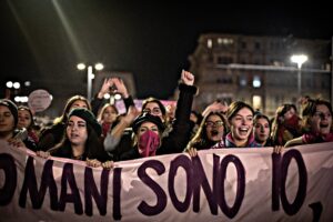 Altro che patriarcato, questa è lotta alla famiglia