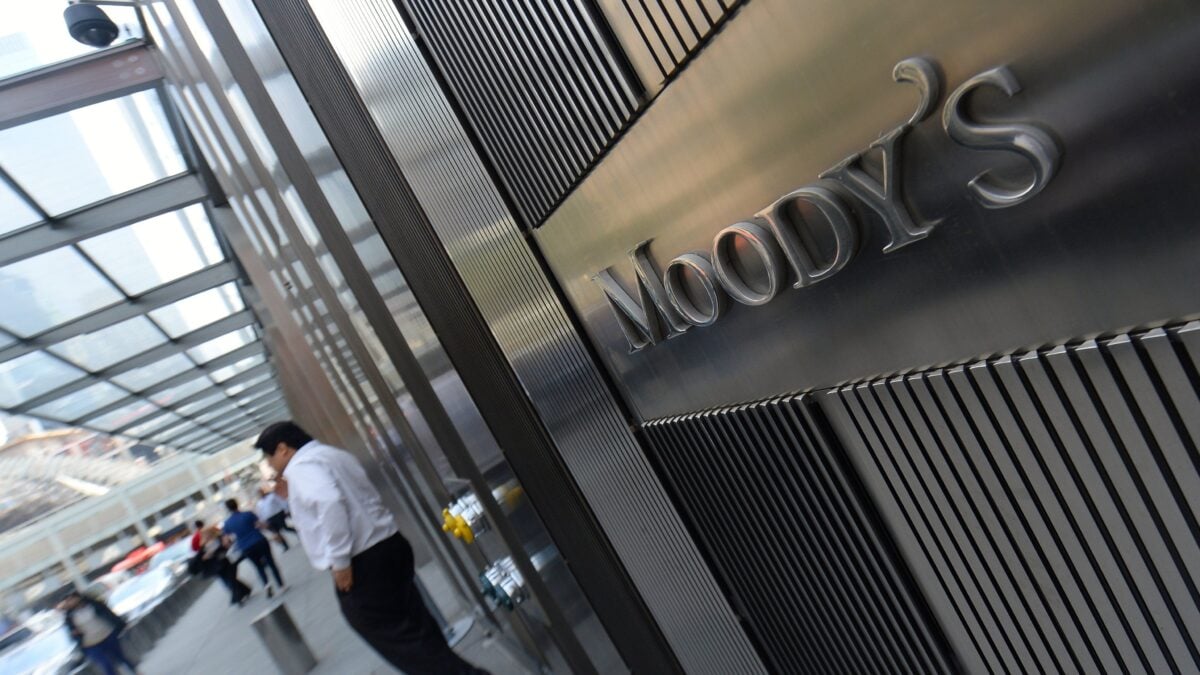 Moody’s conferma il rating «Baa3» dell’Italia e alza l’outlook da negativo a stabile