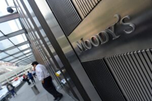 Moody’s conferma il rating «Baa3» dell’Italia e alza l’outlook da negativo a stabile
