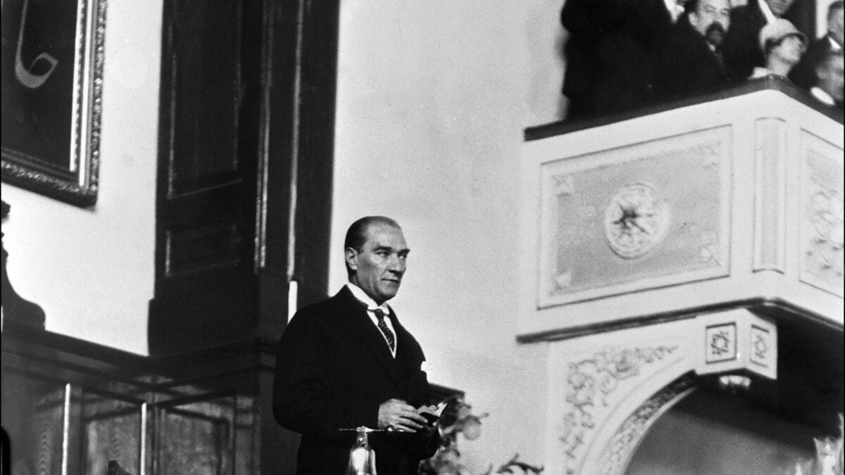 Effemeridi: dalla morte di Atatürk al presunto paziente zero del Covid