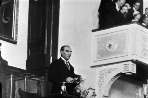 Effemeridi: dalla morte di Atatürk al presunto paziente zero del Covid